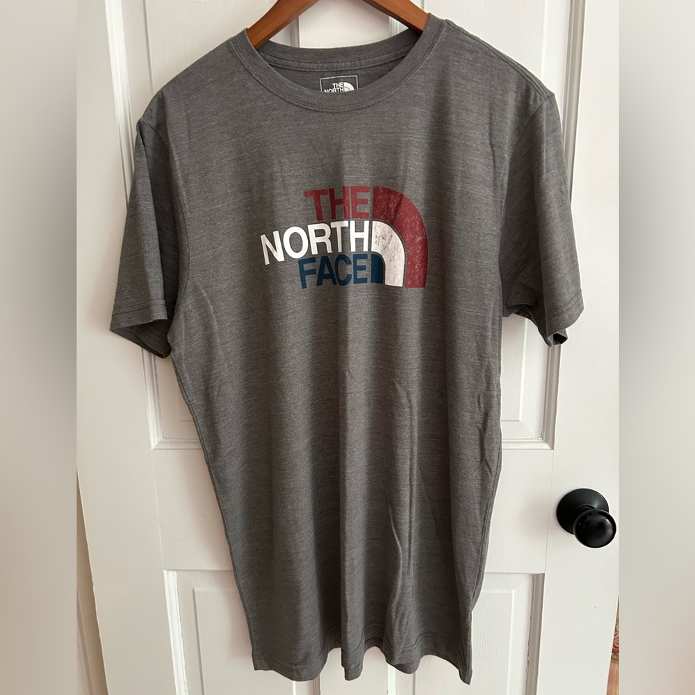 The North Face Gray Short Sleeve Tee Casual Comfort